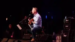 James Hetfield Sings Baby Hold on to Me at Eddie Money Tribute Metallica