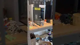 3D printing rooms get cluttered very fast 😂