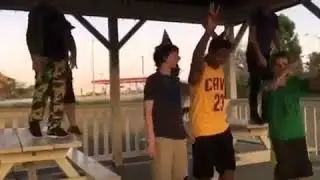 It Cast dancing to..😮