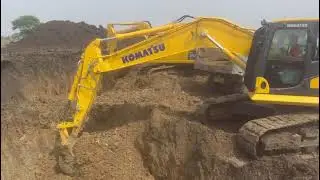Komatsu PC210-10 & Komatsu PC300-8 Working Together..