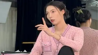 是不是每个老师都有一个收手机的箱子！哈哈哈