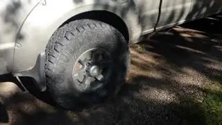 STOCK Nissan Frontier on 33s