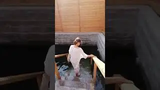 Дивеево . Купания в святом источнике .