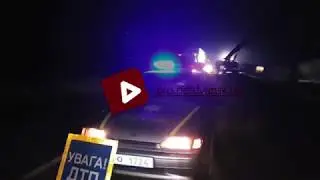 Спасательная операция -  вытаскивают перевернутый бензовоз
