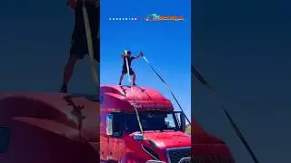 Красный конь #сша #лошадь #верховаяезда #дальнобой #стэпдэк #юмористы #trucker ￼