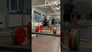 Iv Kablan deadlift RAW 250kg 12reps @83kg