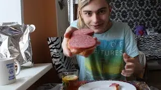 ем бутерброды и пью чай(всех с 14 февраля!)