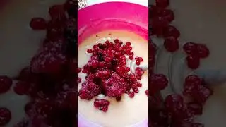 Кекс на кефире,с ягодами.Быстро и вкусненько.