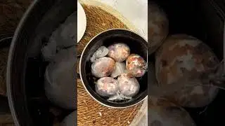 Окрашивание яиц на Пасху