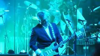 Modest Mouse - Float On (Live in Toronto)