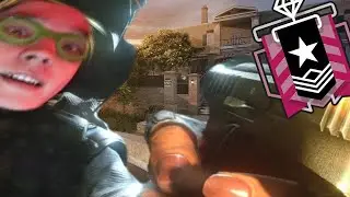 Rainbow Six Siege moments that show you how dumb we are.....