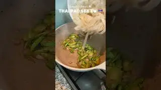 Thai Pad See Ew for dinner! 🍽️ 🇹🇭 #food #thailand #thai #easyrecipe #yummy #fyp #fypシ゚viral