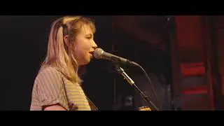Beach Bunny - Sports (Solo)