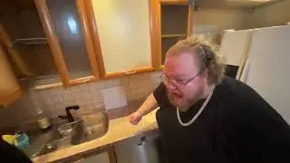 тоша пробудился