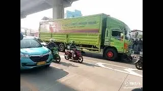 KECELAKAAN DI DEPAN PASAR CAKUNG