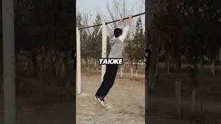 Хлопок под ногами  