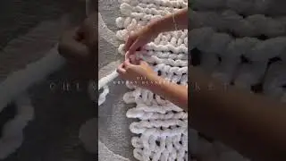 Hand knit big chunky blanket // DIY blanket. #diy #shorts #knitting #handmade