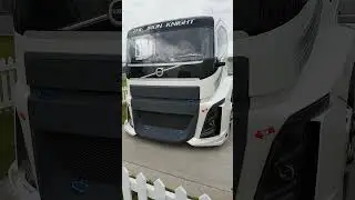 VOLVO 2400 - The Iron Knight - Truckfest