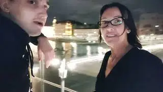 Walking night Moscow get to Zaryadye