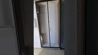 Usi glisante accesorii aurii si negre