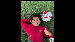 Soccer birthday invite, soccer birthday photoshoot #football #wakawaka #funtoinfinity