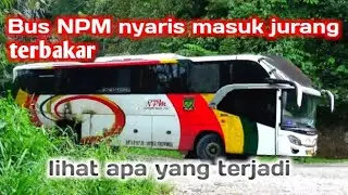 Crazy Bus VS Dangerous Road