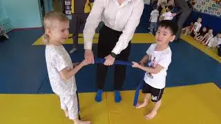 Соревнования по перетягиванию пояса