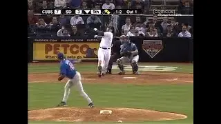 Adrián González crushes a 9th inning 3-run homer