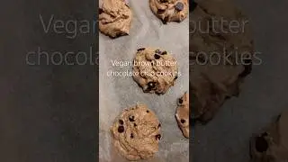 Vegan BROWN BUTTER CHOCOLATE chip cookies #cookies #brownbutter #vegan #fall
