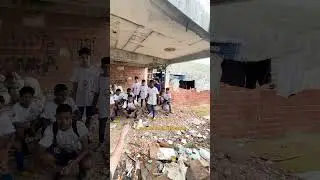 Lo spogliatoio dei ragazzini della favela 