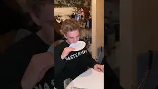 Влад А4 ест тарелку 😱 