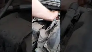 Замена салонного фильтра Пежо 308