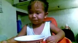 at ganito nman cia kumain ng donut