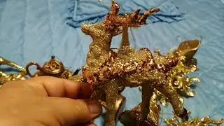Коллекция новогодних игрушек.