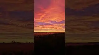 Twilight show - When sun splashes orange hues!