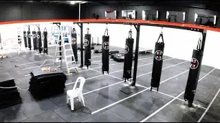 We build a boxing gym in less than 2 minutes!