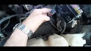 приехал помочь завести мазду