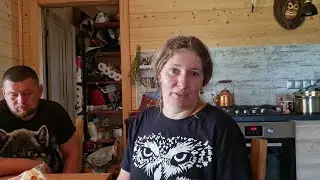 Впечатления от поездки, клумба из грядки и корзина с подарками