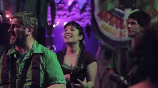 Conga de Santiago - La Arrolladora Conga de Comparsa en El Barrio Cultural