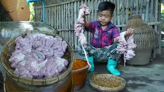 Yummy pork intestine cooking / Seyhak cooks pork intestine with his skills