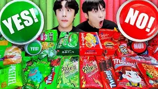 ASMR MUKBANG | RED vs GREEN FOOD HONEY JELLY CANDY Desserts Convenience store Random Eating 