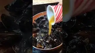 Mussels #seafood #musselsrecipe #mussels #seafoodlover #seafoodcooking seafoo#foodie #food #yummy