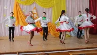 Бойкий чувашский танец парней и девчонок