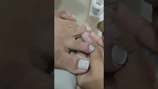 viral French feet gel pedicure 