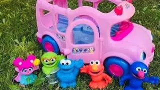 PINK SCHOOL BUS Ride to CUPCAKE Shop with Seseme Street Toys Compilation Peppa Pig Teletubbies!