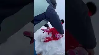 Малыши и снег #shorts