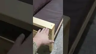 Угловой диван из дерева