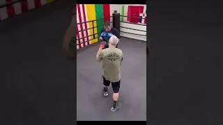 Andy Ruiz trains on pads with Freddie Roach before his fight with Jarrell Miller