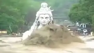 Статуя Шивы в Ришикеше, Река Ганг.