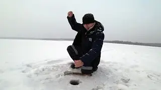 РЫБАЛКА НА ЛЕНЕВСКОМ ВОДОЁМЕ! ДОЖДАЛСЯ СВОЕЙ РЫБЫ! ВАРИМ ПЕЛЬМЕНИ СО СМЕТАНОЙ! РУБАЛКА НА УРАЛЕ!